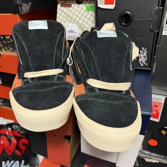 Brand New Vans shoes - Picture 3 of 6